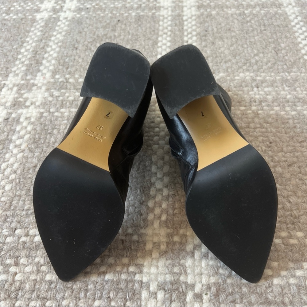 Capezzani black leather, pointed toe, block heels, ankle boots size US 7/ EU 37 - Picture 4 of 9